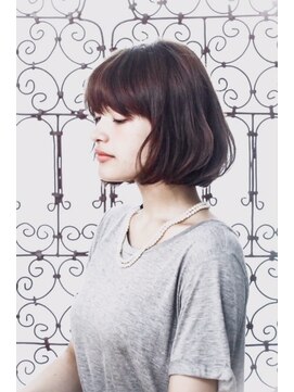 メルクマール(MERKMAL) シネマティックな大人フレンチボブ。