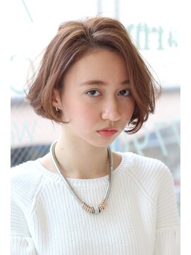 ノーヴェ(Nove) 大人ハイライト×ミルクティベージュ×前下がりボブ