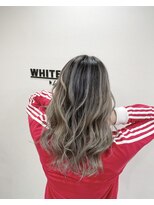 アンダーバーホワイト 阪神西宮店(_WHITE)&nbsp;バレイヤージュ　ホワイトグレージュ　デザインカラー