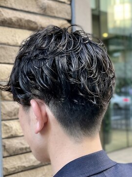 リバティシェアバーバー 銀座(LIBERTY SHARE BARBER) サイドダウンスパイラルパーマ/ビジネスツーブロック<理容室>