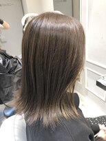 ネオリーブギンザ 銀座店(Neolive GINZA)&nbsp;切りっぱなし　ミディボブ　明るくても艶のあるシナモンベージュ