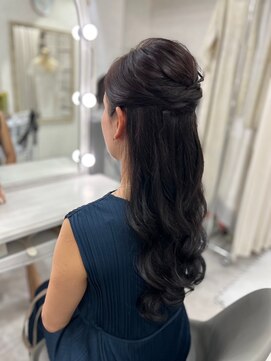 ラモ(RAMO) 黒髪ロングハーフアップ