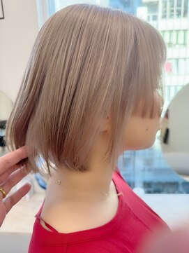 グーフィートーキョー 銀座(Goofy Tokyo) 全体ブリーチオンカラー /ミルクティーカラー/姫カットボブ
