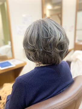 フリージア(freesia) 30代40代50代/ミディアムヘア/艶カール/簡単スタイリング