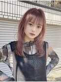 ミルクティーピンクグレージュミディアムウルフレイヤー長めボブ