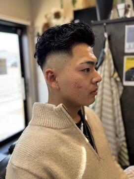 アーリータイムズ(EARLYTIMES) 極道パーマ(スキンフェード×パーマ)