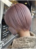 ピンクベージュ丸みショートボブマッシュショートくびれショート