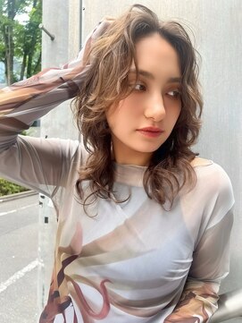 メゾンドムニ 恵比寿(Maison de MUNi) ミルクティーアッシュハイトーン透明感グレージュ極細ハイライト