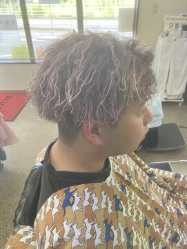 ヘアーサロン さいれんち ツイストパーマ