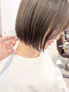 シャープなナチュラル大人ボブ【福岡大名Kchiara瀧本】