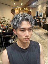 ジェットブラックキューサンロク(JET BLACK 936)&nbsp;センターパート×ツイストスパイラル×ホワイトメッシュ