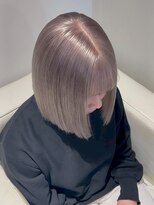 ベレーザ 川越(Beleza)&nbsp;13145ミルクティーアッシュハイトーンオン眉切りっぱなしボブ