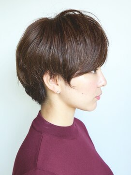 ヘアメイク フレンシア(hair make flencia) 縦長シルエットが決め手のショートボブスタイル