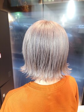 エンカウントバイマハロ 千葉(encount by mahalo) こなれハイトーンシルバー[ハイライト/ブリーチ/インナーカラー]