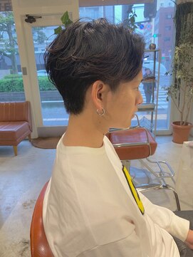 コンビネーション(combination) センター分けショート