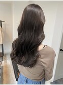 グレージュカラー × ロングヘア
