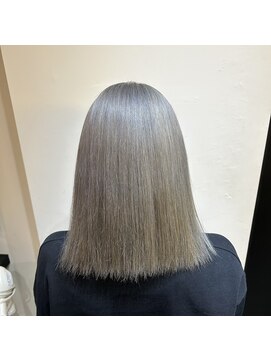 サロンドミルク 溝の口店(salon de MiLK) ホワイトグレーシルバー