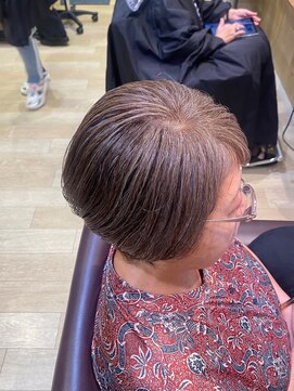 ステラバイケンジ(STELLA by KENJE) 脱白髪染めハイライト/白髪ぼかし藤沢/髪質改善ヘッドスパカット