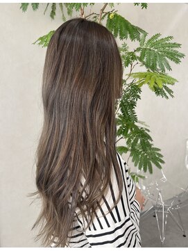 クム 横浜(qumu) ブリーチハイライト×アッシュベージュ qumu横浜