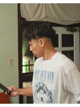 ウィーク(WiiK) フェード×フェザーパーマ