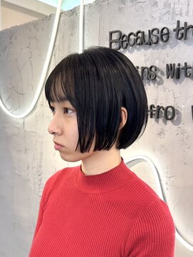 黒髪ミニボブで扱いやすさUP！悩み改善ヘア