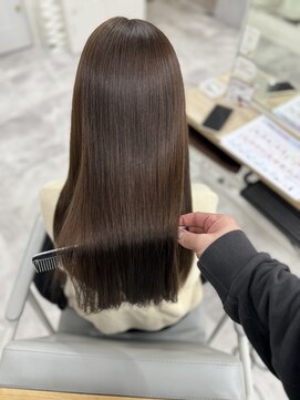 アチェロ(Acero.) 韓国風レイヤー×20代艶髪グレージュカラー