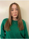透明感アッシュベージュ髪質改善ストレートレイヤースタイル