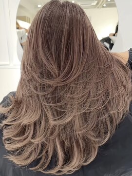 ヨロ 小岩(YOLO) ハイライトカラーミルクティーベージュケアブリーチレイヤー