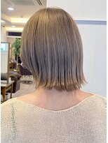 トゥルーブ バイ ファースト 富沢店(trove by first) ミルクティーベージュ/外はねボブ