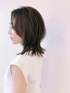 ソル(SOL) 【くびれミディアムスタイル】ミディアムレイヤー×ウルフライン