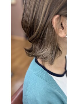 ヘアーサロン カラー 色彩店(COLOR) イヤリングカラーホワイトベージュ