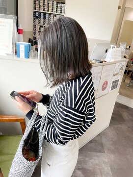 ロンド(ROND) 外ハネボブ+職場でもOKな明るさグレージュ