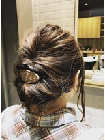 カミケンガレリア(kamiken. galleria)&nbsp;大人上品くるりんぱヘアアレンジ まとめ髪【カミケンガレリア】