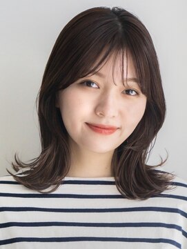 ガーデンヨコハマエスト(GARDEN YOKOHAMA est) ミディアムレイヤー　切りっぱなしボブ　グレージュ　丸型　卵型