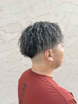 モップアップ(Mop up) ホワイトメッシュ×ツイストパーマ