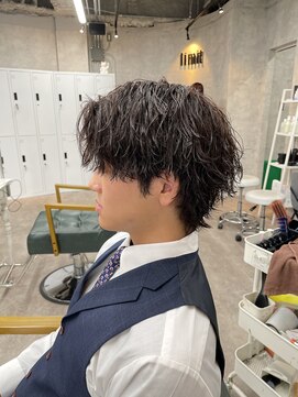 リミットバイアフィナー 大宮店(limit by Afinar) ツイスト　センターパート　ツーブロ