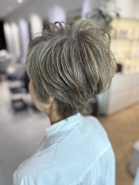 ステア ケース(stair case) 前回の履歴を活かしてリタッチのみでメンテナンス 脱白髪染め