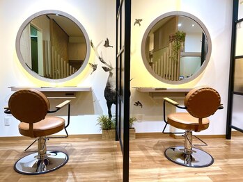 ザハーバルディズ 広島段原店(THE HERBAL DAYS)の写真/温もりのある空間でゆったりとした時間をお過ごし下さい♪髪も心もリラックスできる癒しサロン[広島/段原]