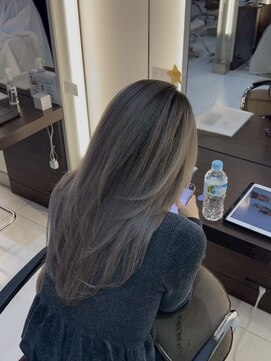 ブルーテーフ(Bleu Terre) 盛岡【ブリーチグレージュ×レイヤーカット】透明感にレイヤー◎