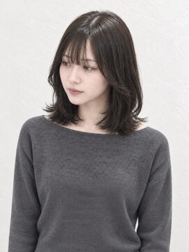 リア(Li'a by neolive) 顔まわりレイヤー×くびれミディ×オリーブグレージュ