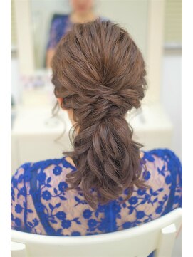 リサ 恵比寿(risa.) ゆるウェーブのローポニ―