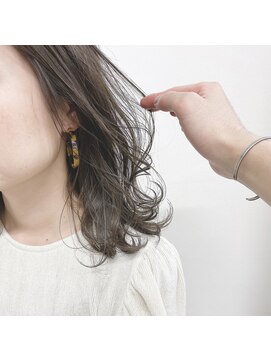 ガーランドウメダ(Garland umeda) リラックスウェーブ＿セミロング＿0001064