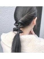 カゼ ダイカンヤマ Kaze DAIKANYAMA&nbsp;ねじねじリボン風アレンジ