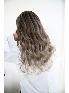 オズ 郡山桑野店(OZ) 《OZ田中》外国人風バレイヤージュカラー#大人デザイン