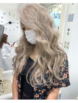 ラピス 千葉(Lapis) ホワイトブロンドグレージュ