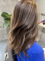 プラスシー(+C)&nbsp;ハイライトで作る大人のまろやかベージュ/福岡脱白髪染め