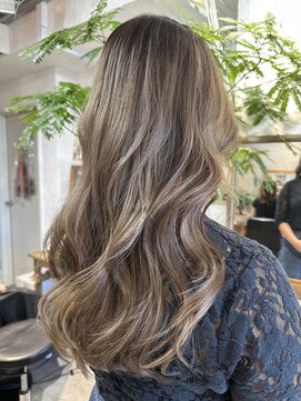 ロア インターナショナル 新宿店(LoA International) Balayage/llong layers/ English speaker