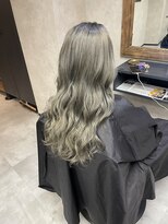 サニー 渋谷(SUNNY)&nbsp;バレイヤージュ、ハイライト、レイヤーロング、グレーベージュ