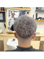 アイリュウヘアー 高崎井野(airyu hair)&nbsp;スキンフェード×シルバーカラー