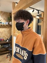 ティピ(tipi)&nbsp;波巻きパーマ/センターパート/メンズカット/メンズパーマ/香椎駅